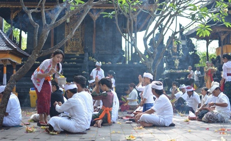 Temples of Bali. Interior and exterior features.