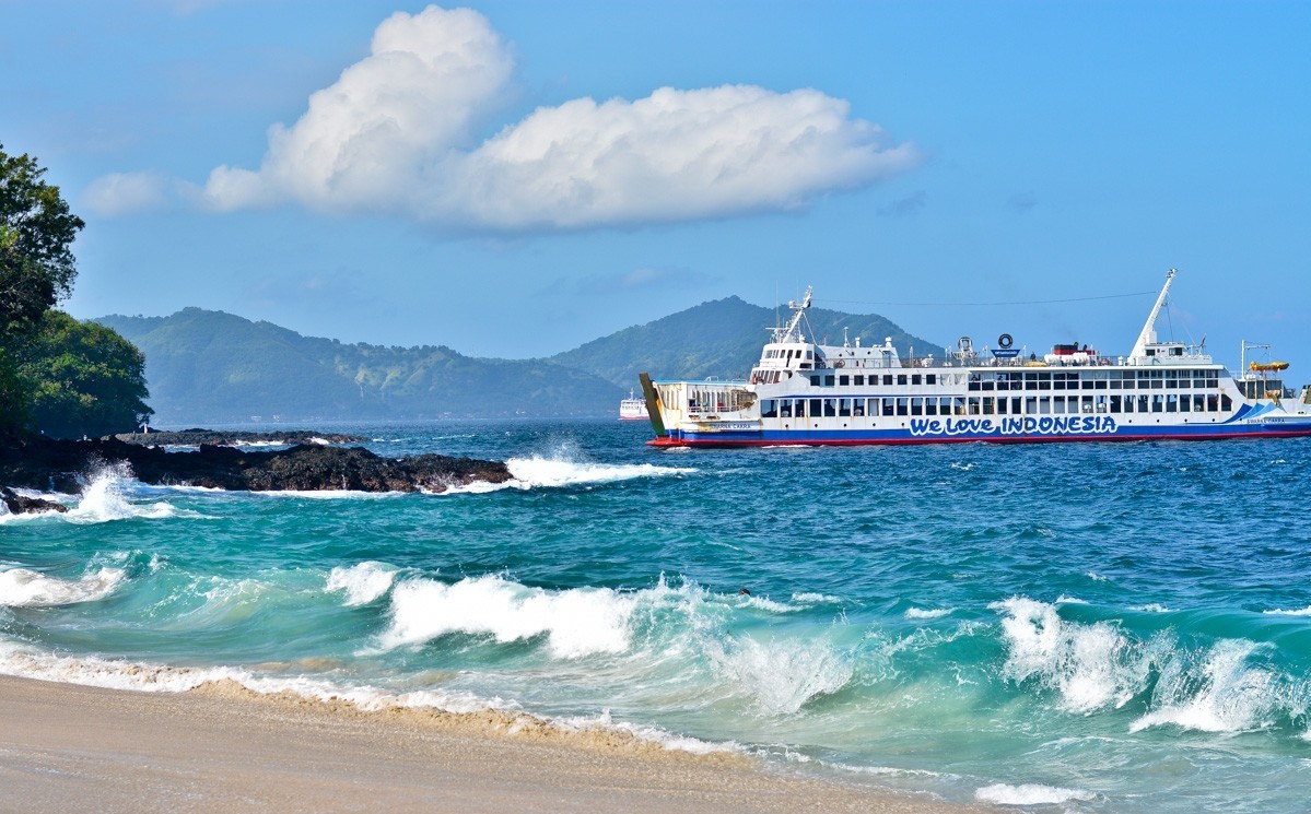 One-day trip to the East of Bali: Water Palaces and Pristine Beaches