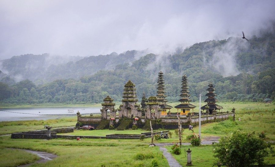 Temples of Bali. Interior and exterior features.